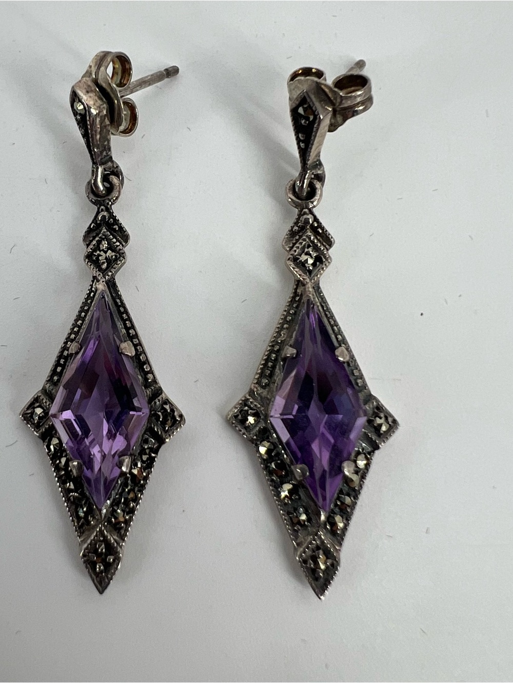 Ornate 925 Sterling Silver Diamond Shape Drop Earrings With Purple Amethyst
